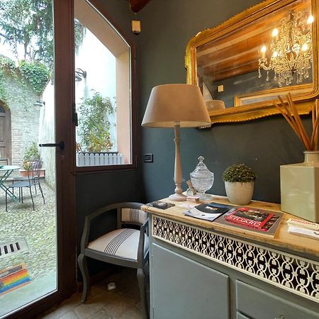 Le Camere Di Bsuites Affittacamere Parma Eksteriør billede