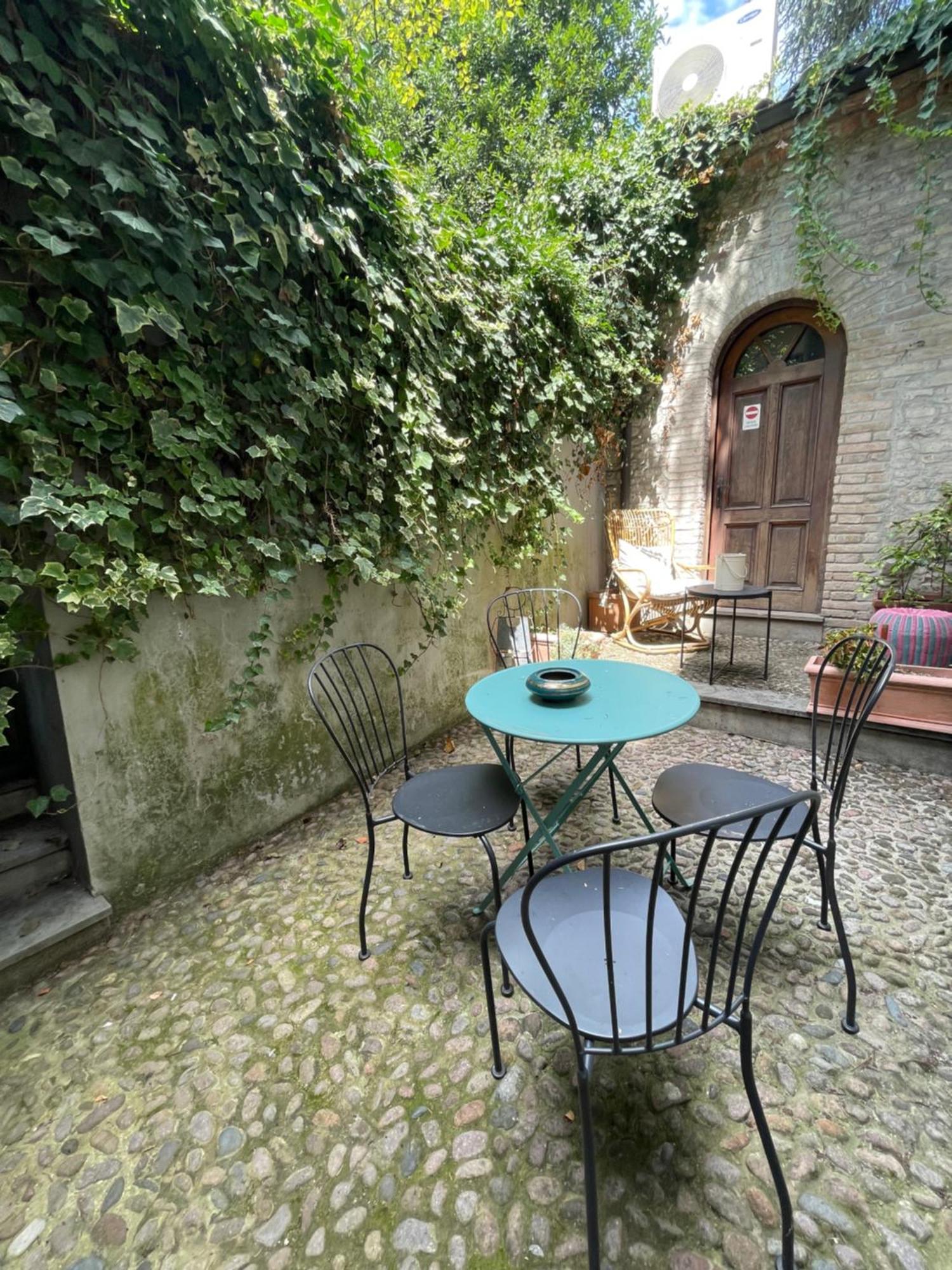Le Camere Di Bsuites Affittacamere Parma Eksteriør billede