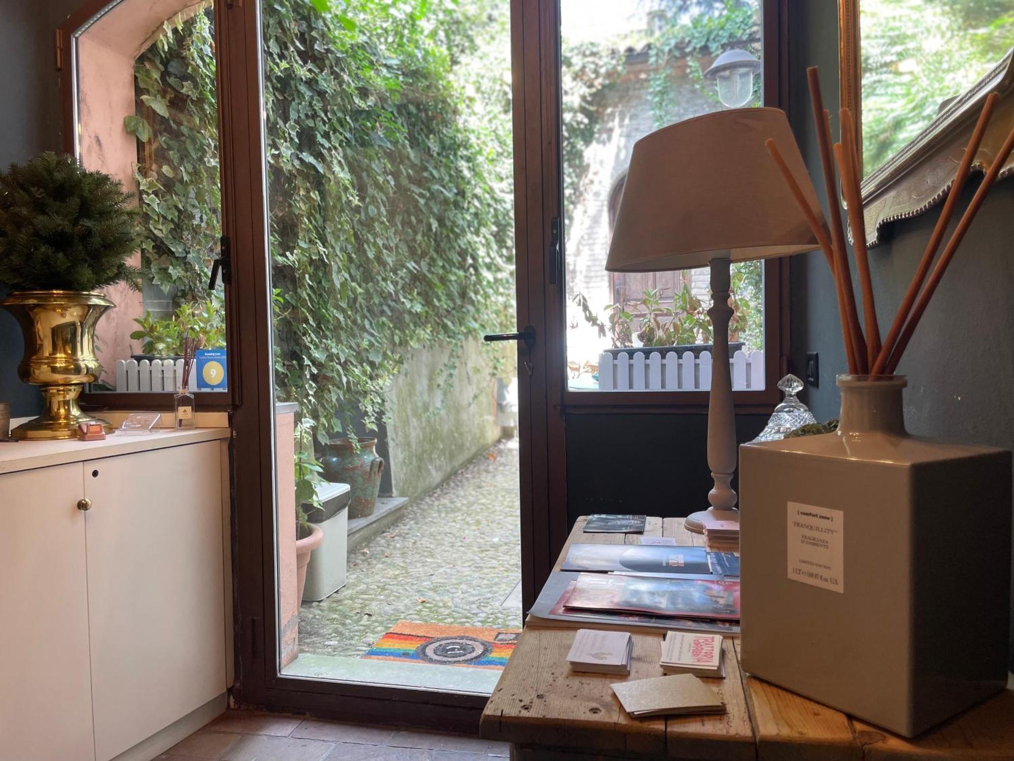 Le Camere Di Bsuites Affittacamere Parma Eksteriør billede