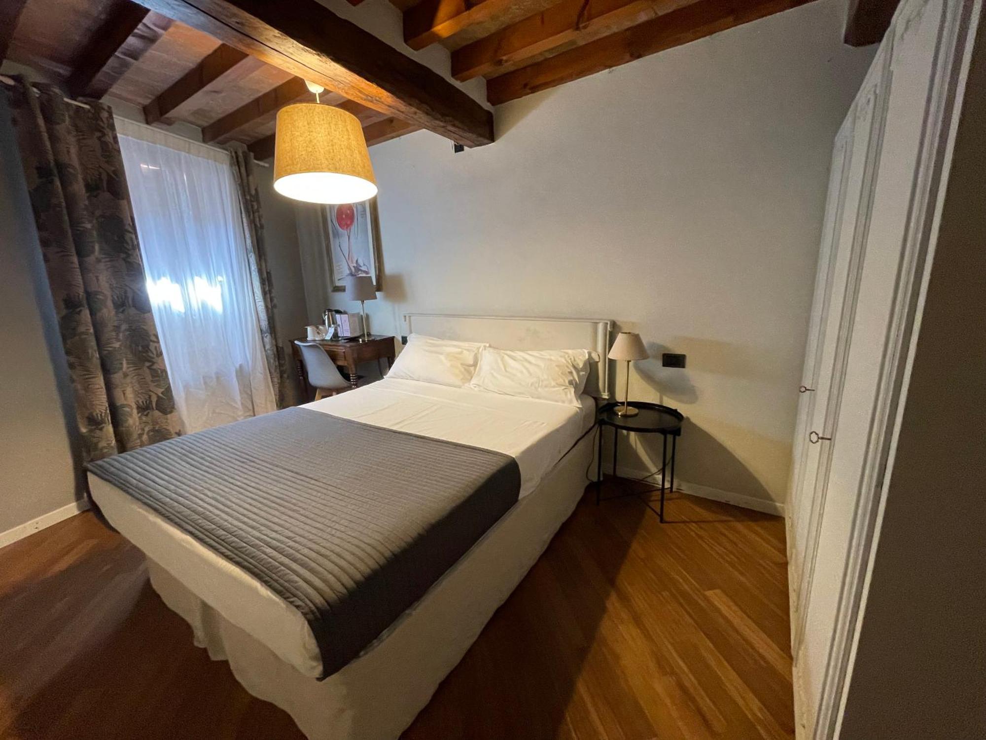 Le Camere Di Bsuites Affittacamere Parma Eksteriør billede