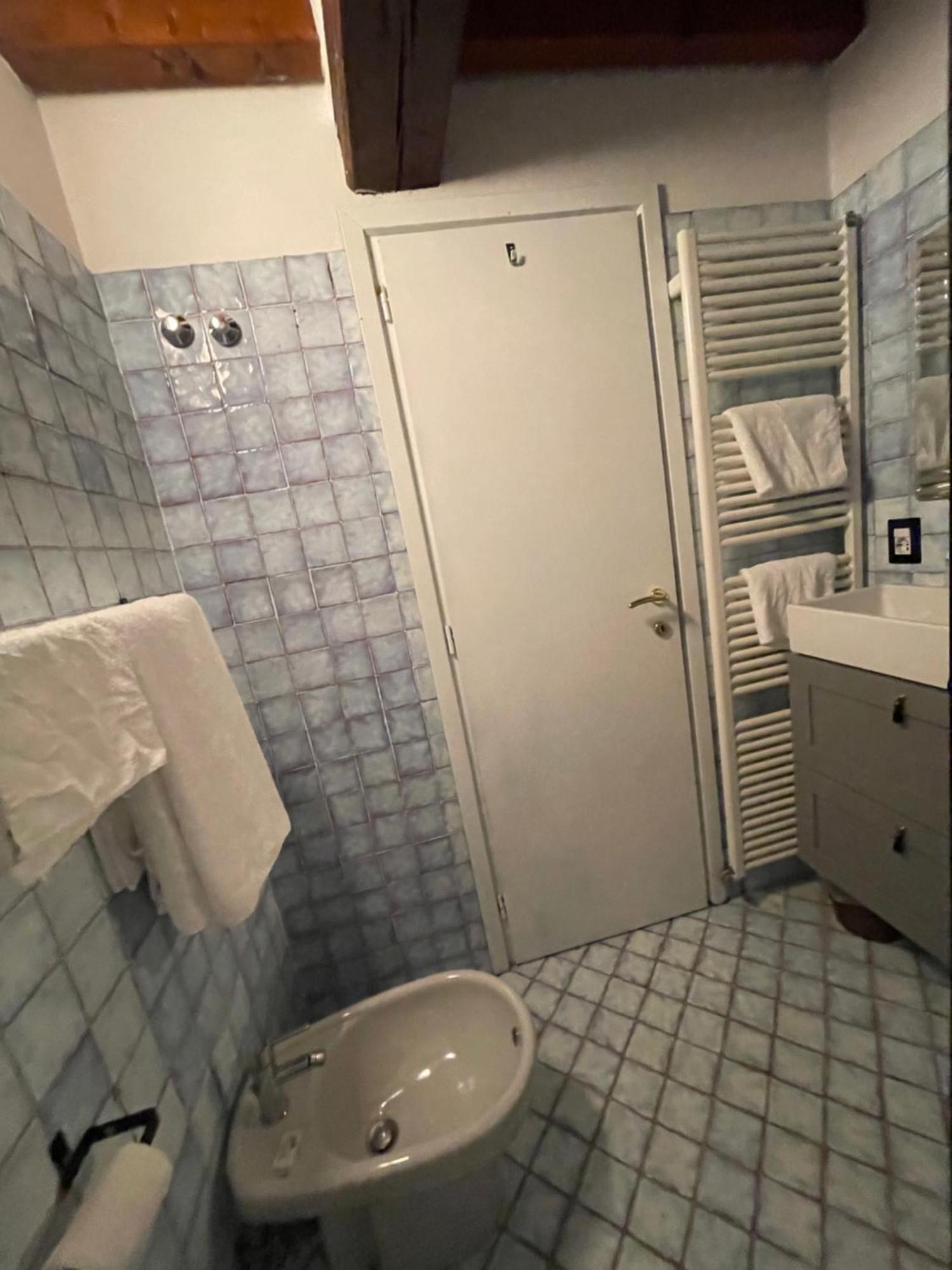 Le Camere Di Bsuites Affittacamere Parma Værelse billede